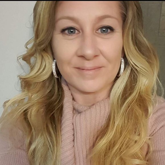 Meet your Posher, Lisa - Picture 1 of 1